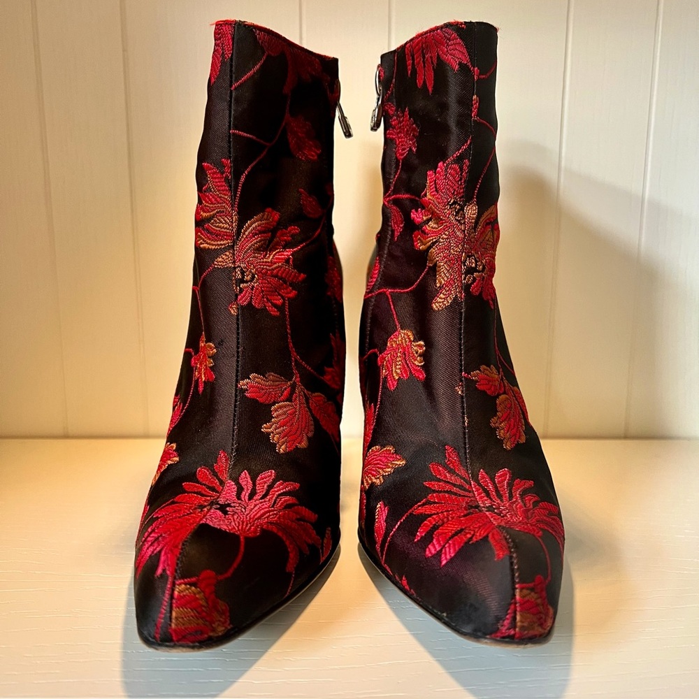 BALLY | Size 7.5 | Black/Red Print Ankle Bootie